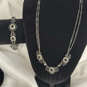 Elegant Silver Floral Necklace and Bracelet Set